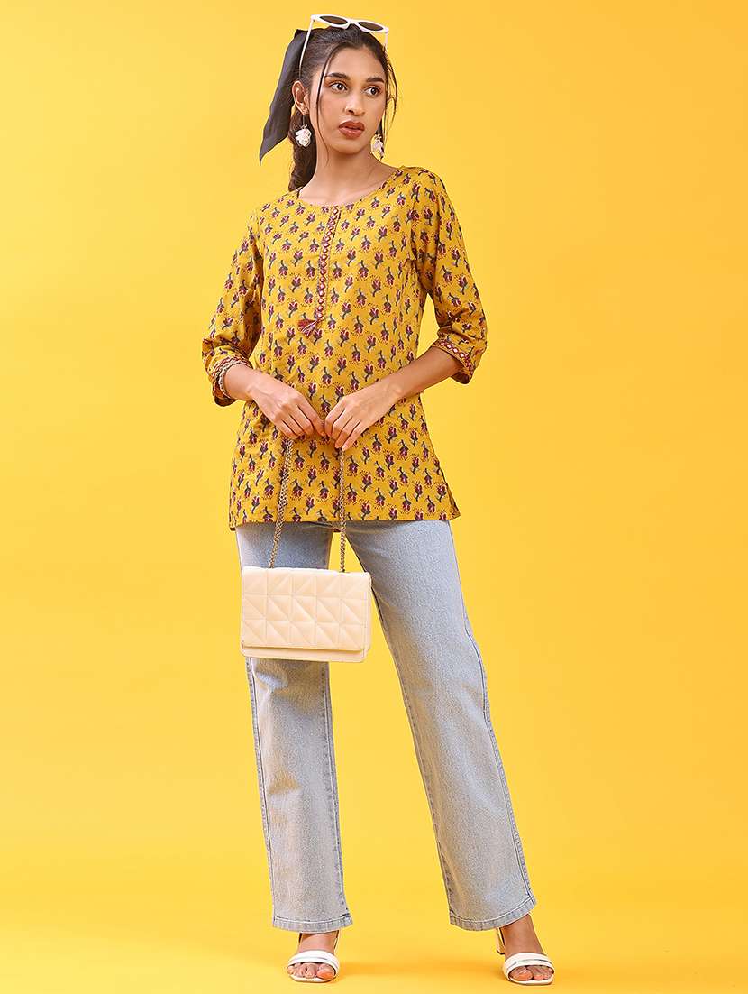 women floral printed three quarter sleeve straight kurti - 22087281 -  Standard Image - 4