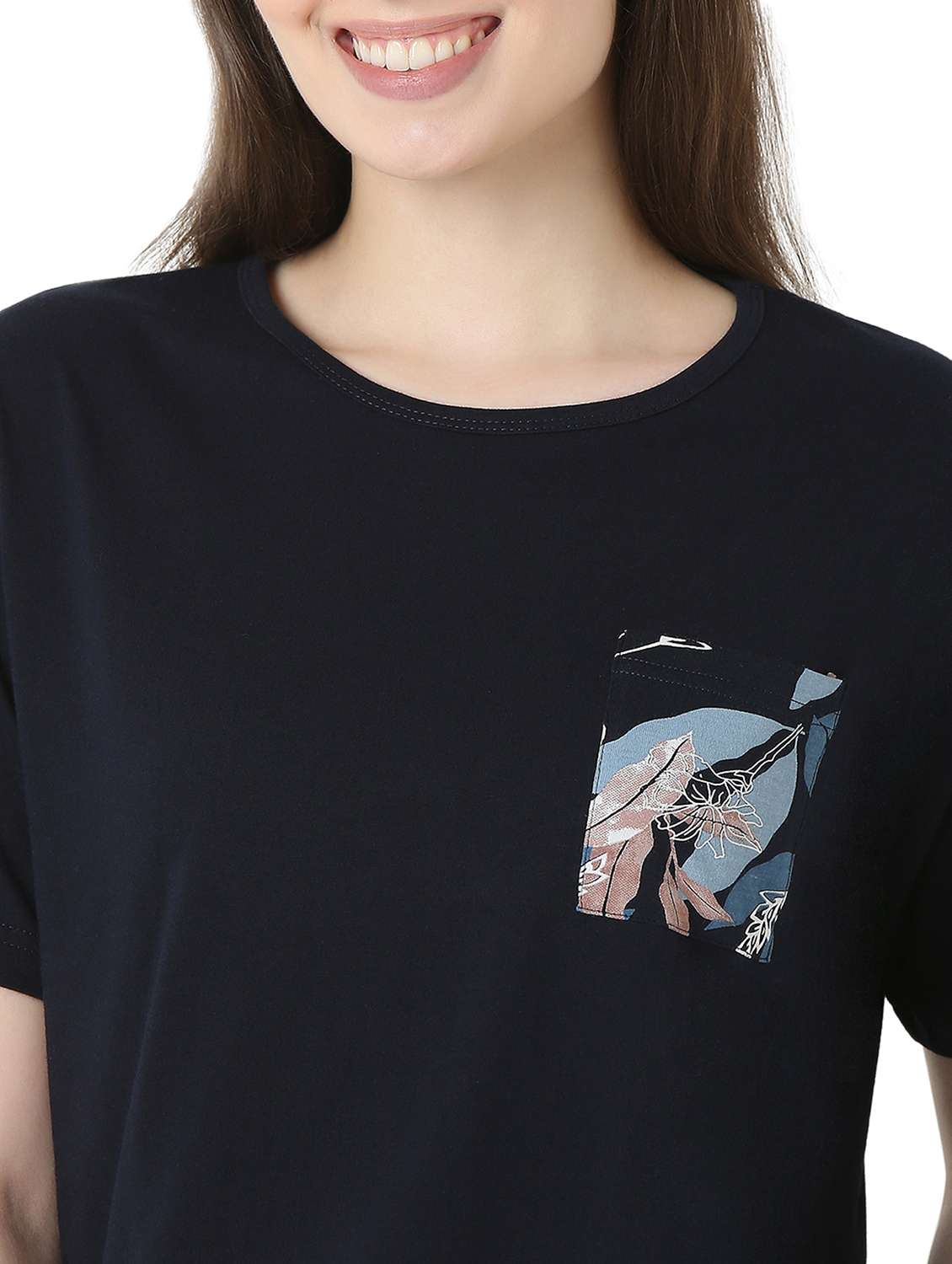 women solid short sleeve regular fit t-shirt - 22088060 - Standard Image - 4