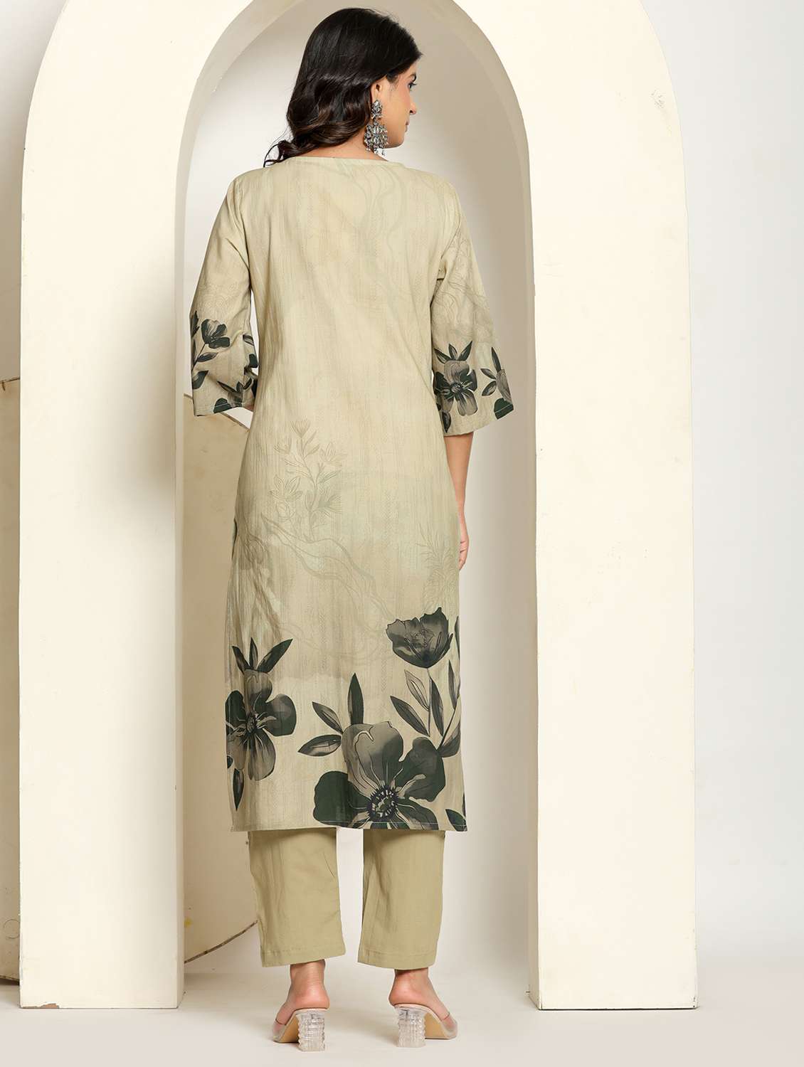 women floral three quarter sleeve kurta pant with dupatta set - 22088132 - Standard Image - 4