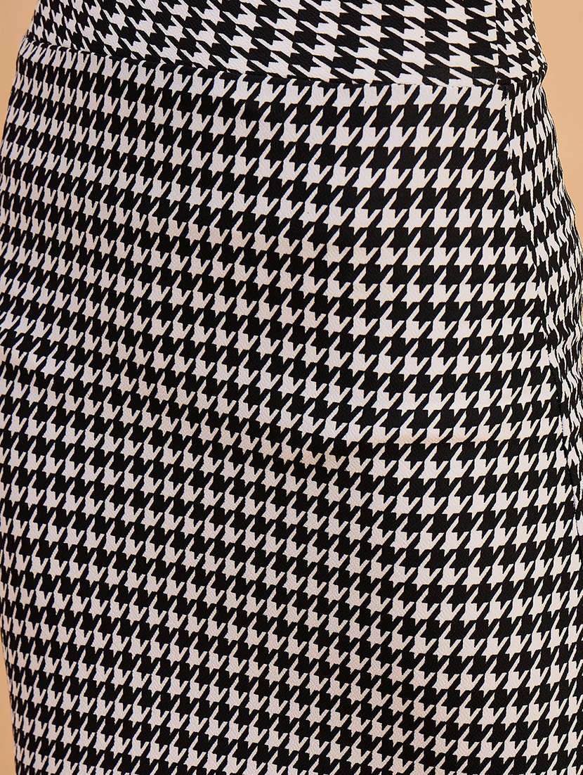 women houndstooth print high rise bodycon skirt - 22088154 - Standard Image - 4