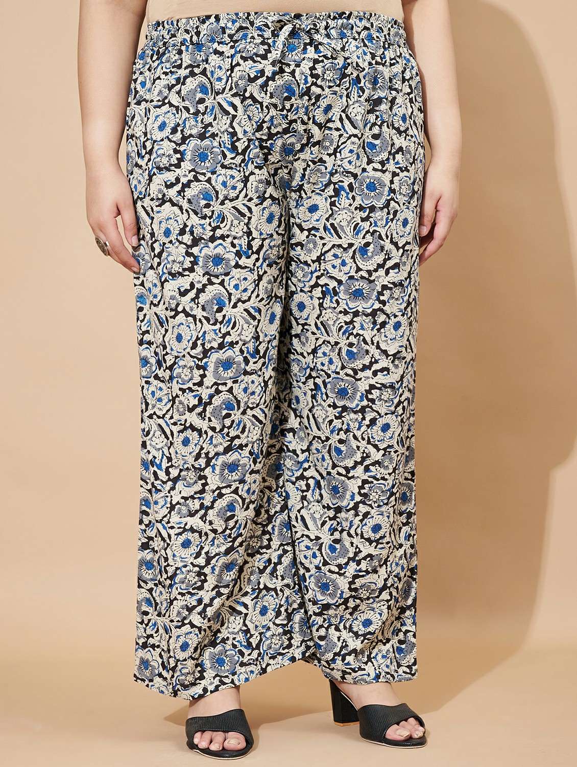 women plus size three quarter sleeve kurta palazzo set - 22088210 -  Standard Image - 4