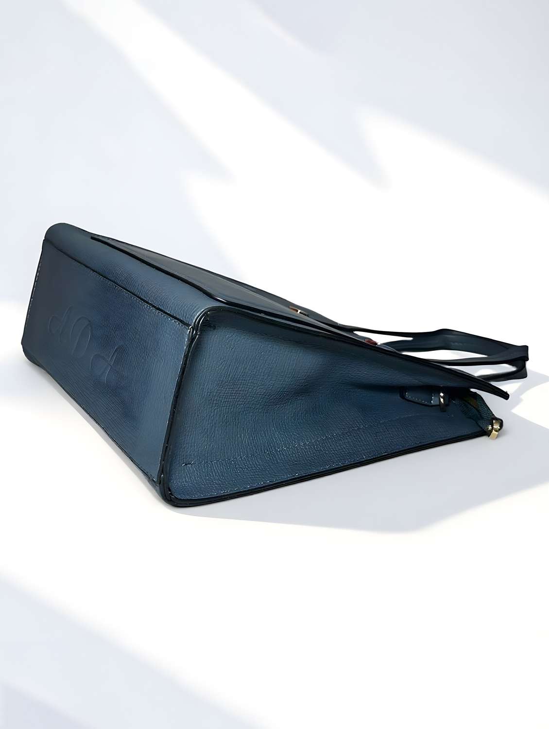 women solid leatherette handbag - 22088257 - Standard Image - 4