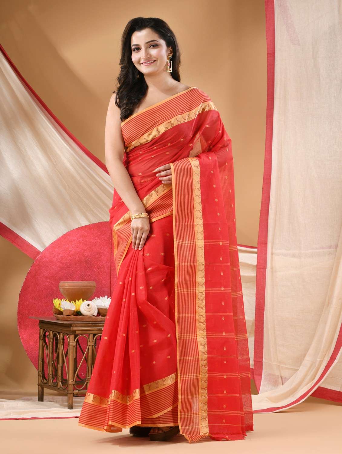 women self design tant saree - 22088637 -  Standard Image - 1