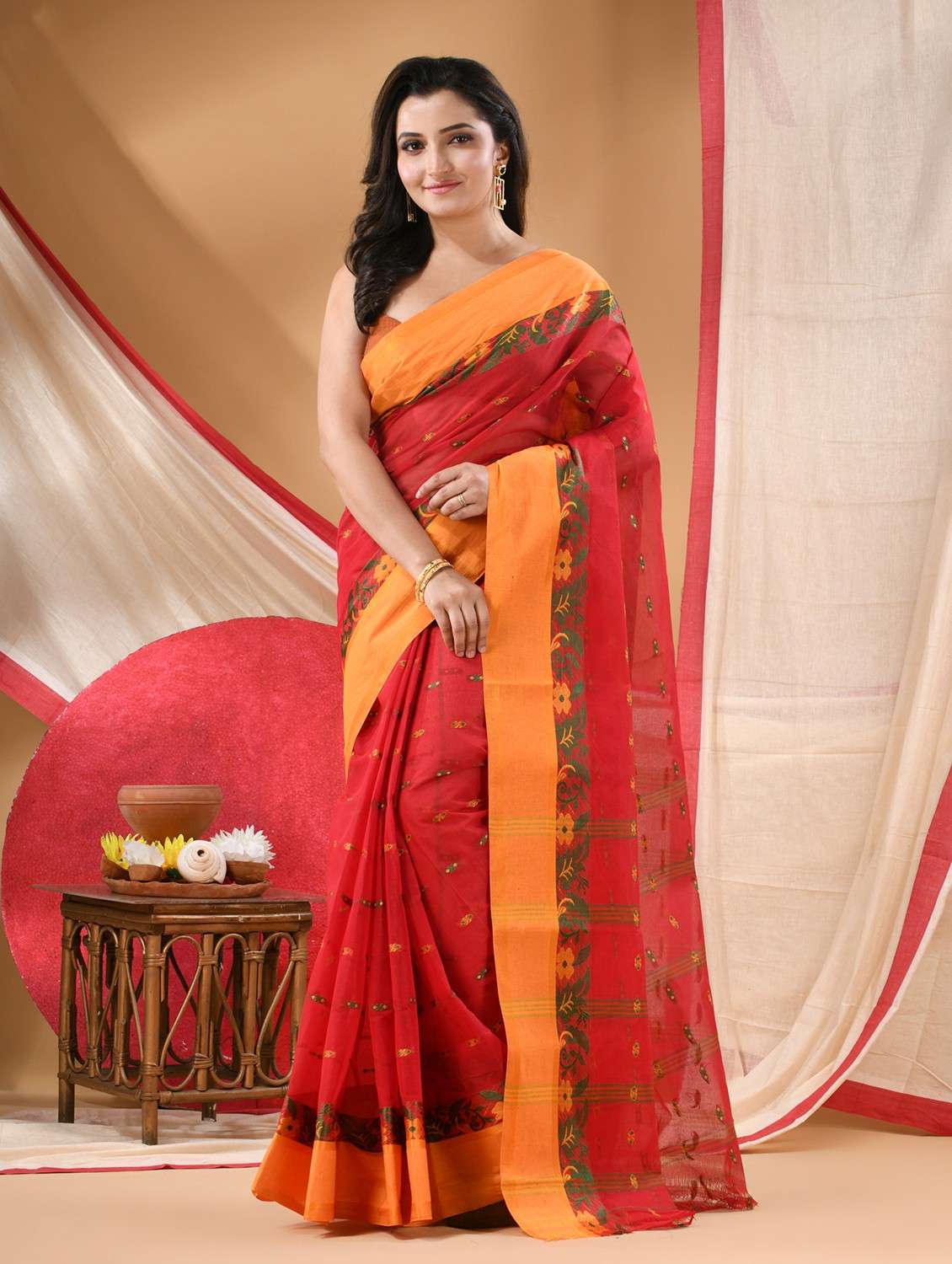 women self design tant saree - 22088639 - Standard Image - 1