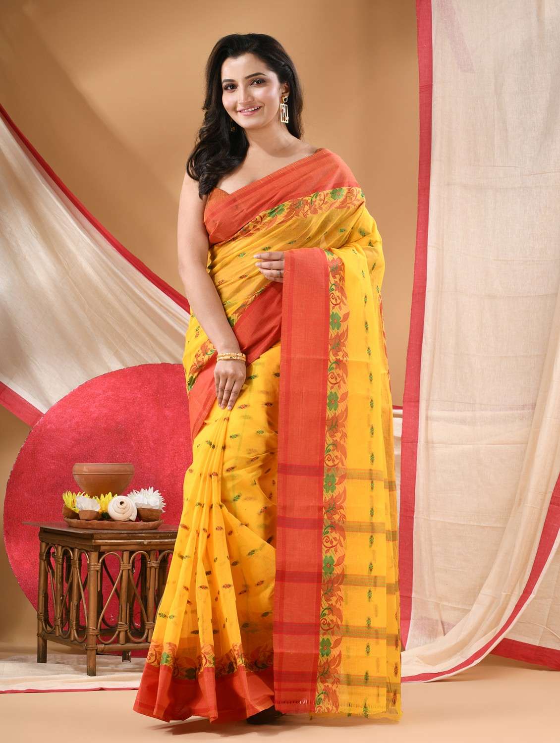 women self design tant saree - 22088640 - Standard Image - 1