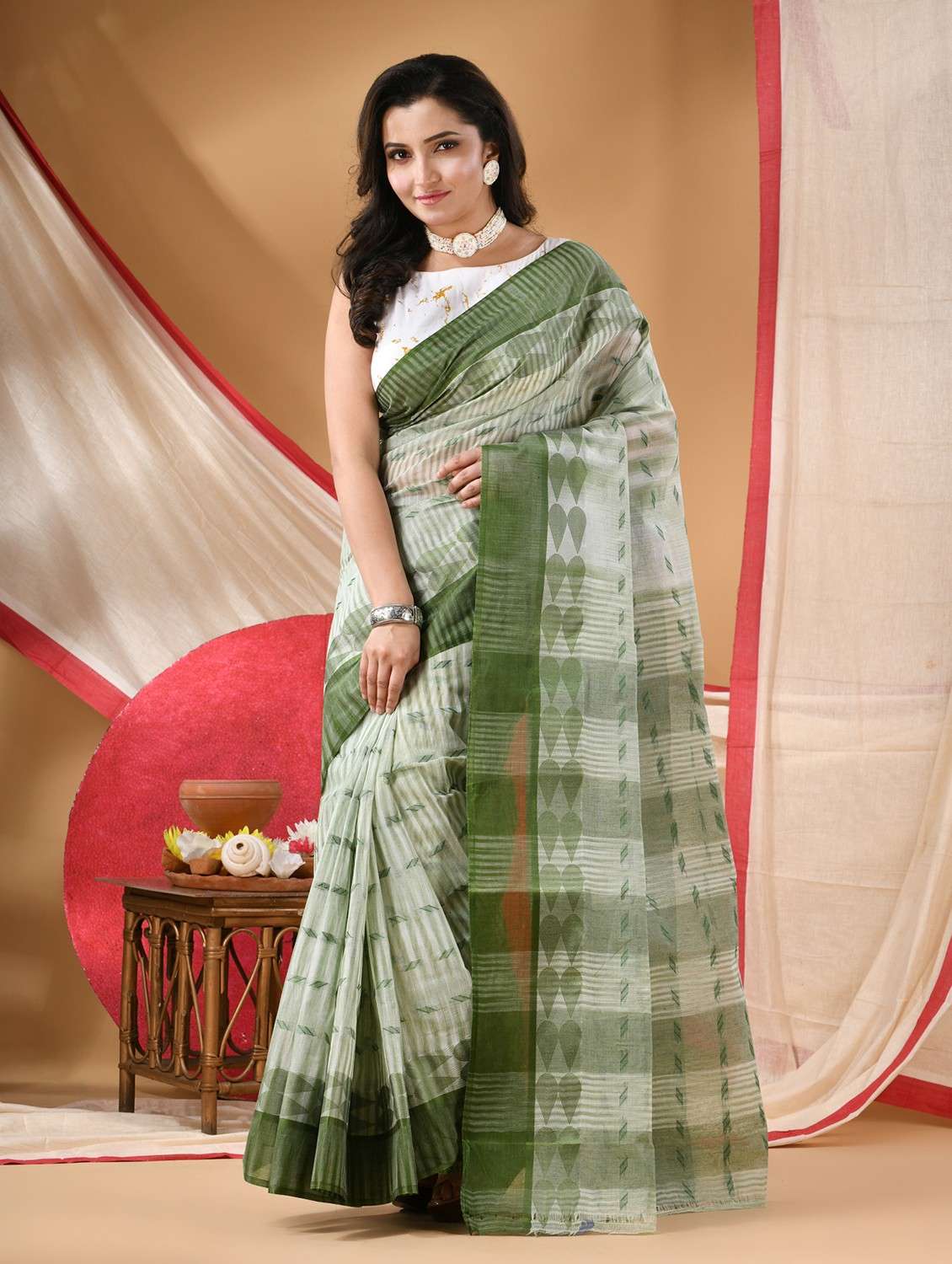 women self design tant saree - 22088642 -  Standard Image - 4
