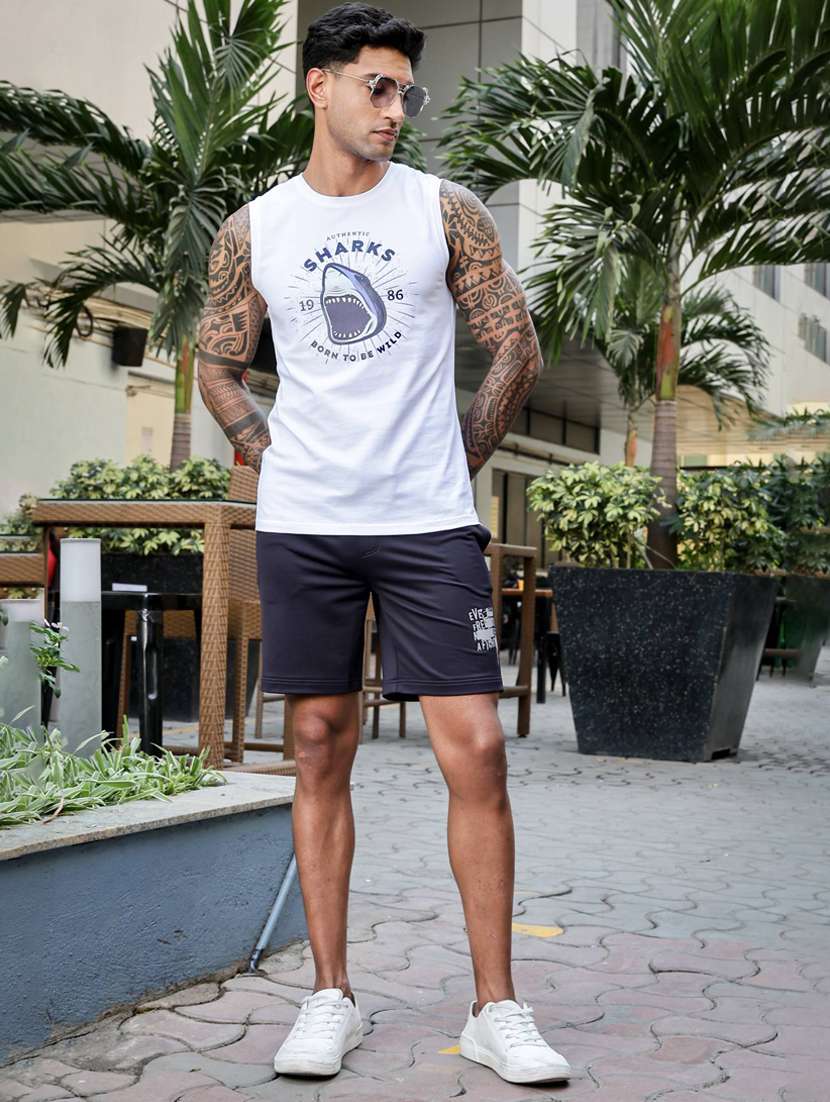 men placement print mid rise sports shorts - 22088757 -  Standard Image - 6