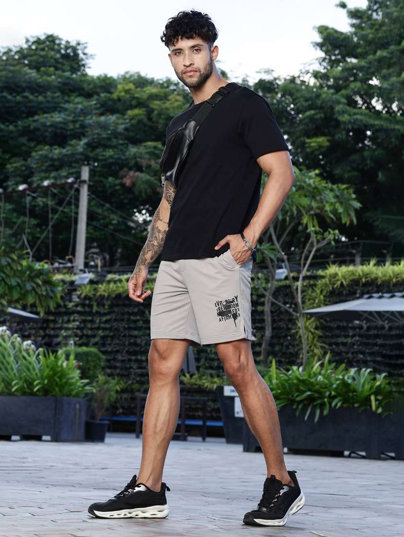 men placement print mid rise sports shorts - 22088758 -  Standard Image - 6