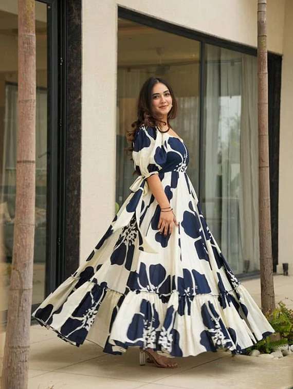 white rayon ballon  dress - 22088855 -  Standard Image - 4