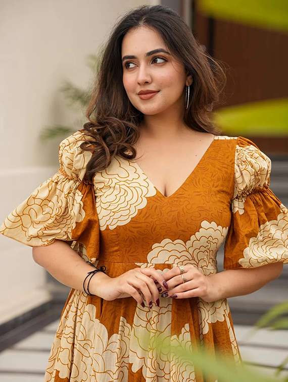 mustard rayon ballon  dress - 22088857 -  Standard Image - 4