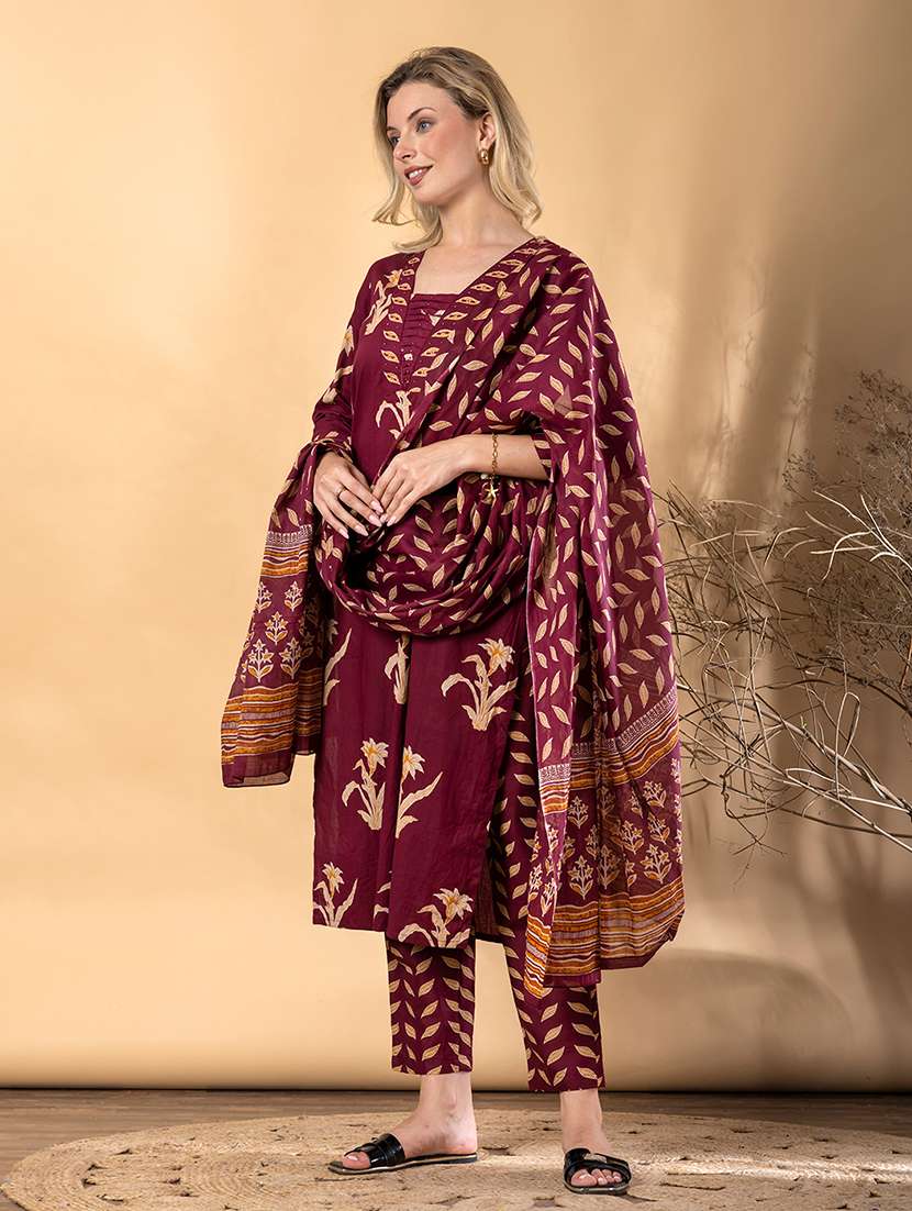 women floral three quarter sleeve kurta pant with dupatta set - 22092069 -  Standard Image - 1