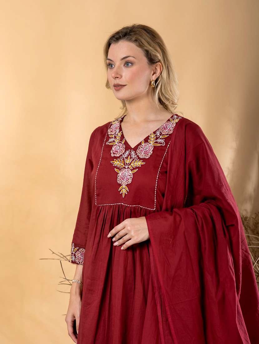 women embroidered three quarter sleeve kurta pant with dupatta set - 22092075 -  Standard Image - 4