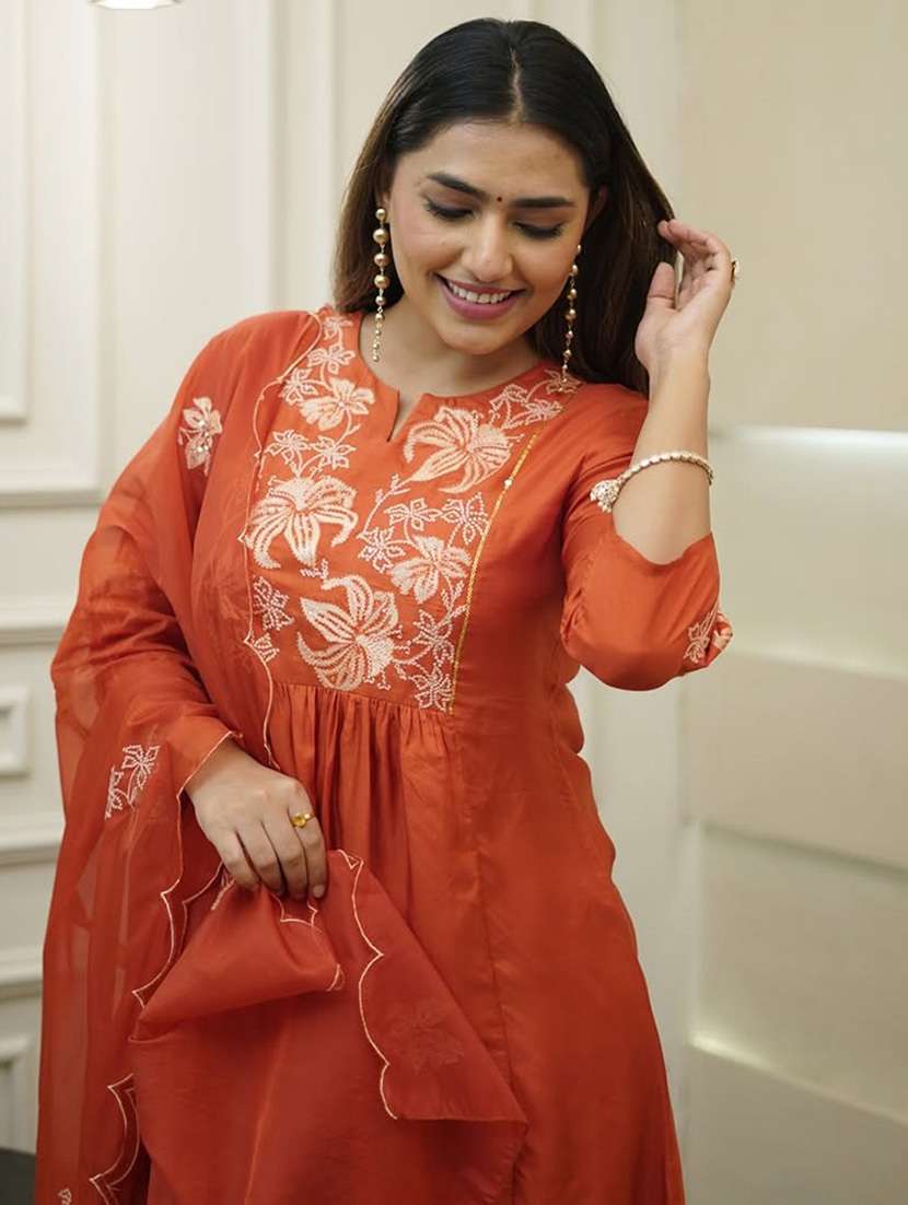 women embroidered three quarter sleeve kurta pant with dupatta set - 22092079 -  Standard Image - 4