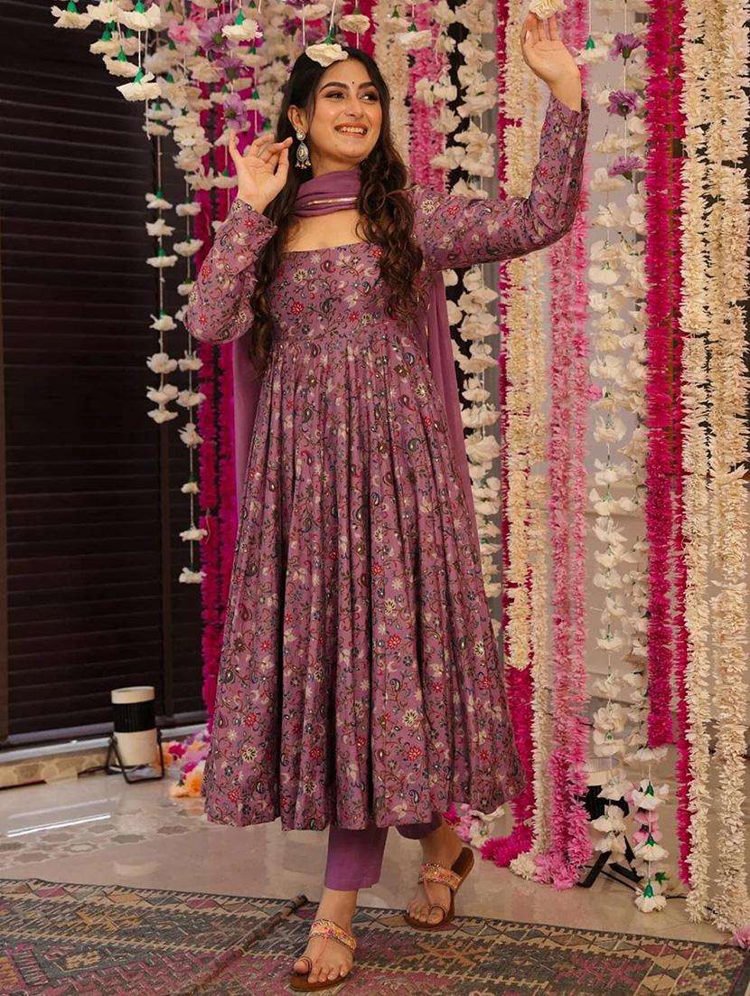 women floral long sleeve kurta pant with dupatta set