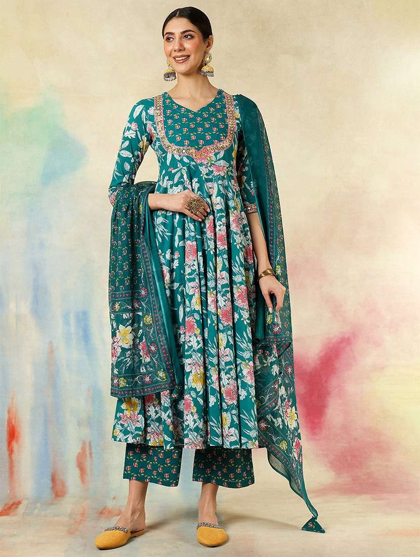 women embroidered three quarter sleeve kurta pant with dupatta set