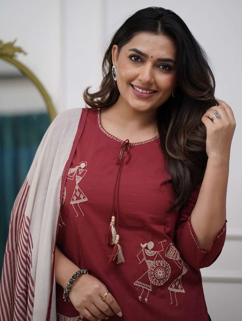 women warli three quarter sleeve kurta pant with dupatta set - 22092093 -  Standard Image - 4