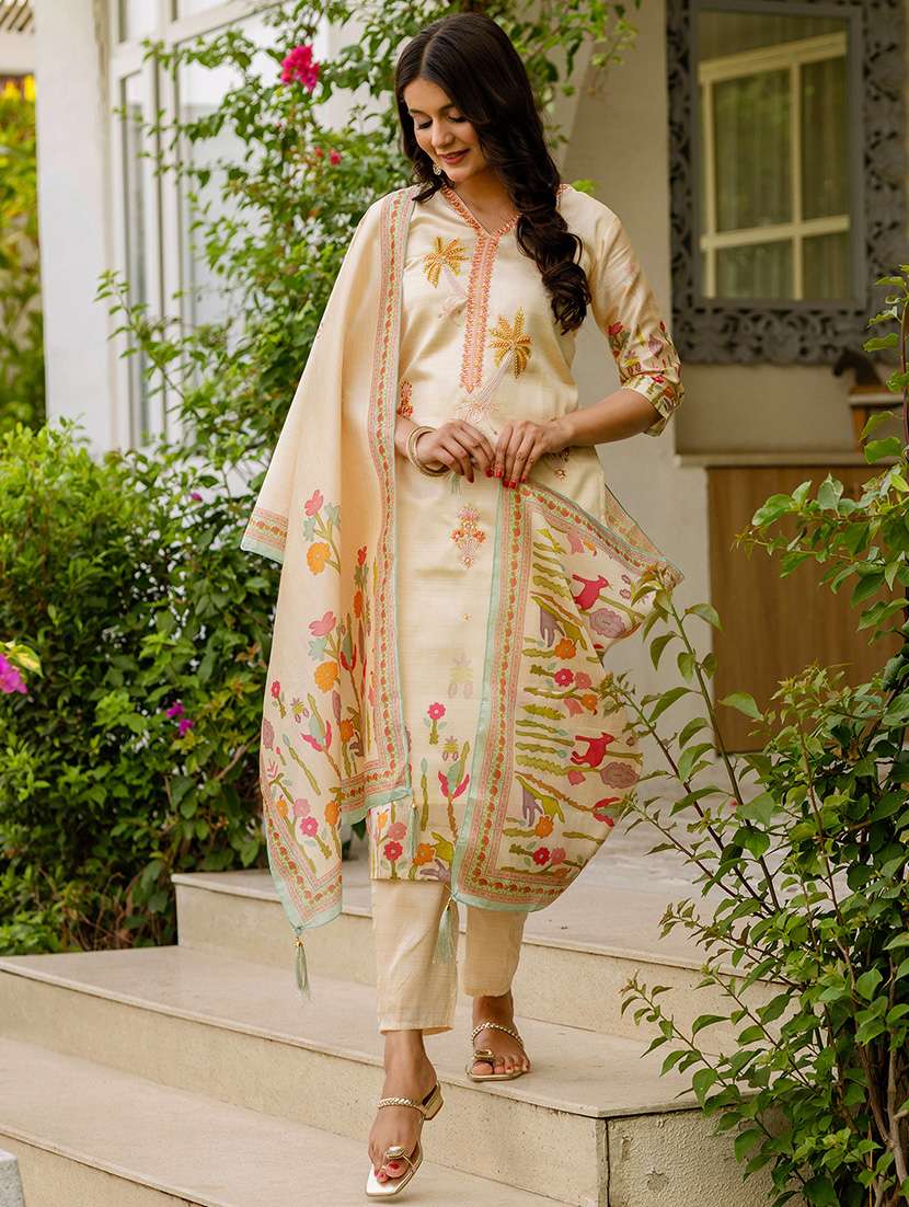 women embroidered three quarter sleeve kurta pant with dupatta set - 22092099 - Standard Image - 4