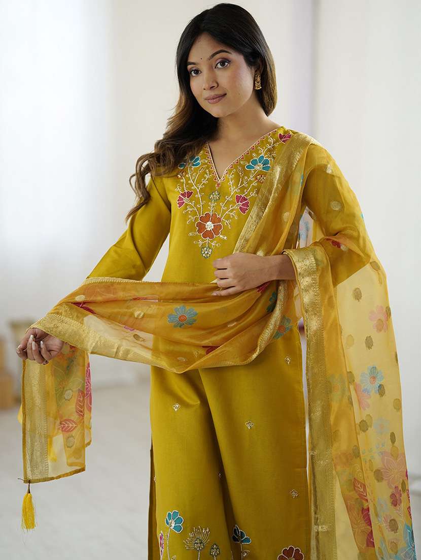 women embroidered three quarter sleeve kurta pant with dupatta set - 22092103 -  Standard Image - 4