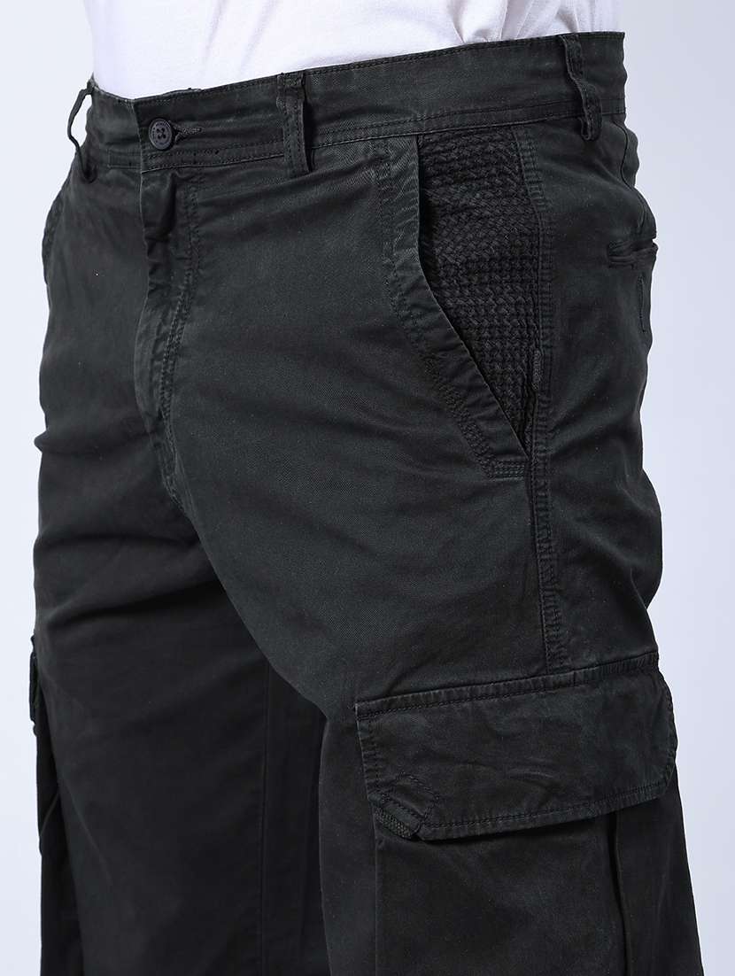 men solid mid rise regular fit cargo - 22092171 -  Standard Image - 4