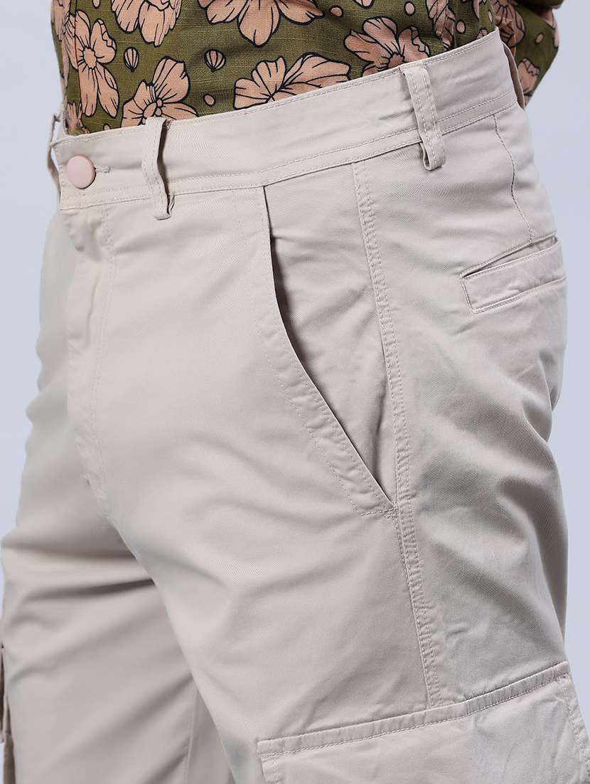 men solid mid rise regular fit cargo - 22092172 -  Standard Image - 4