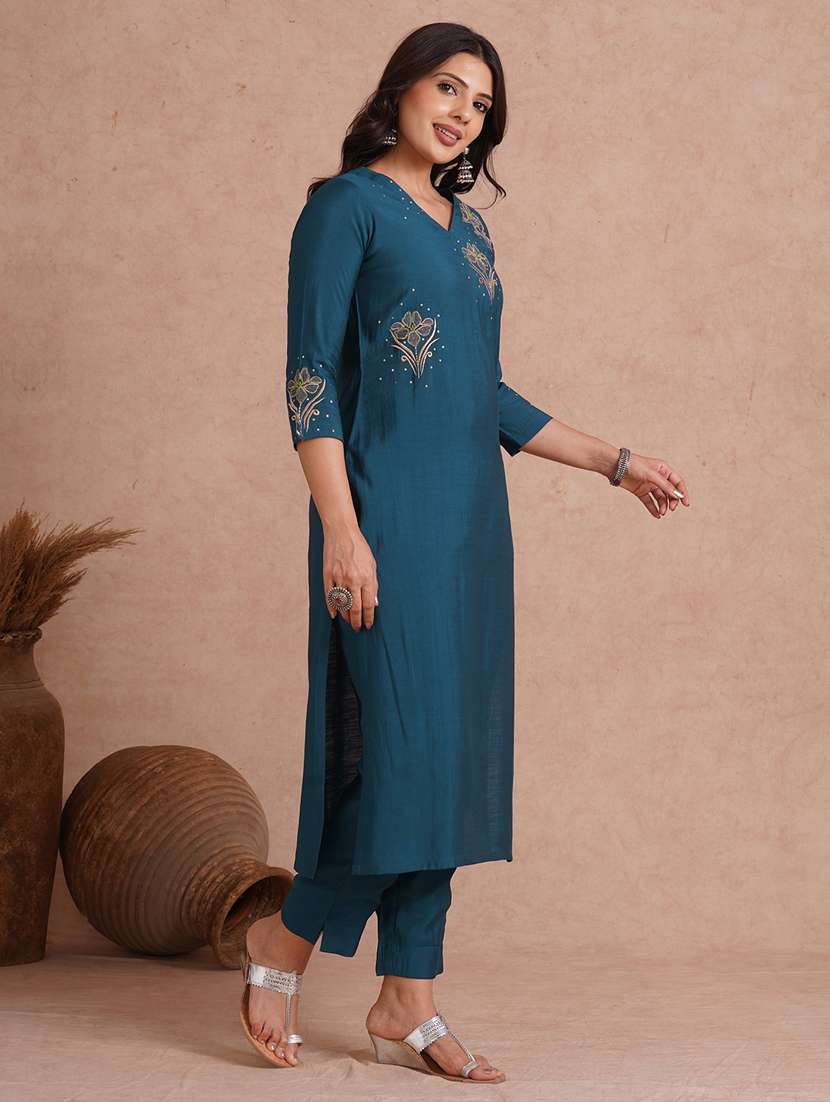 women embroidered three quarter sleeve straight kurta  - 22092196 -  Standard Image - 4