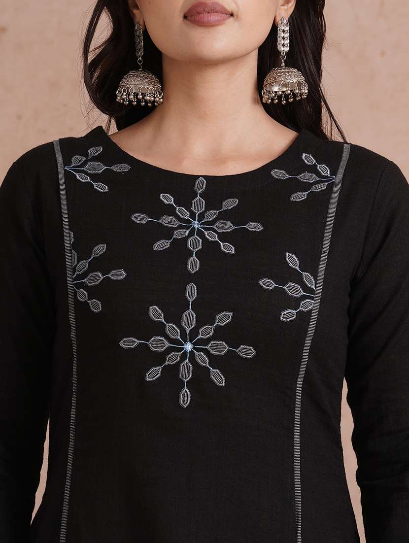 women embroidered three quarter sleeve a-line kurta  - 22092203 -  Standard Image - 4