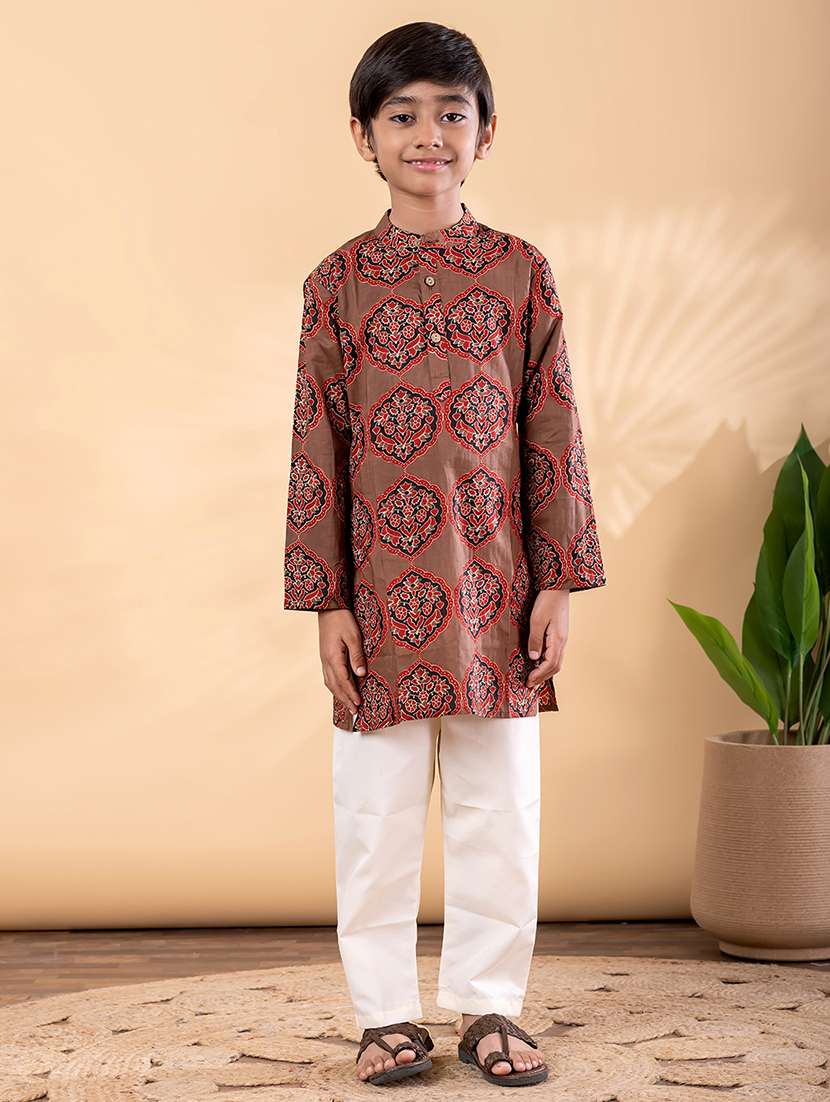 boys printed mandarin neck kurta pyjama set