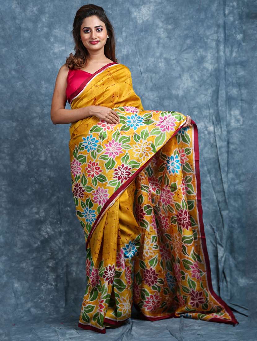 women floral printed saree with blouse
