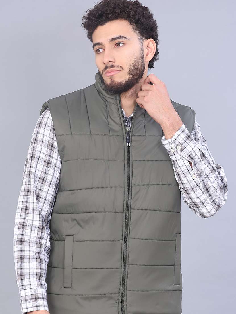 men solid sleeveless regular fit puffer jacket