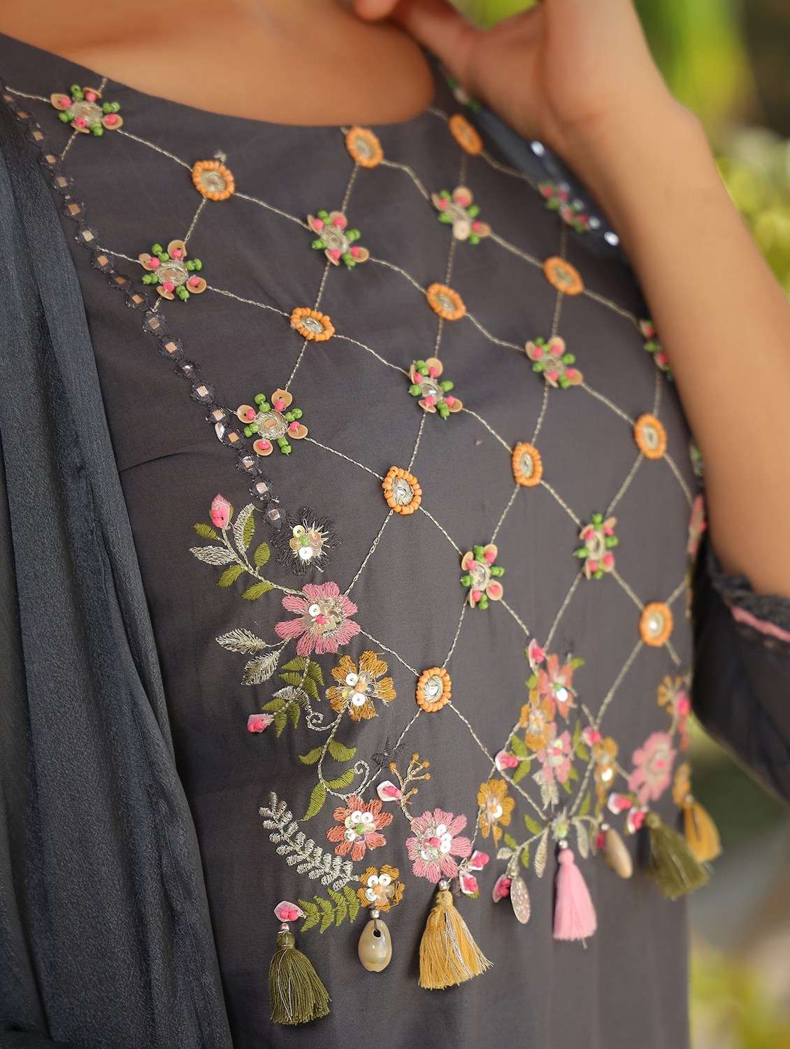 women embroidered three quarter sleeve kurta pant with dupatta set - 22093230 - Standard Image - 4