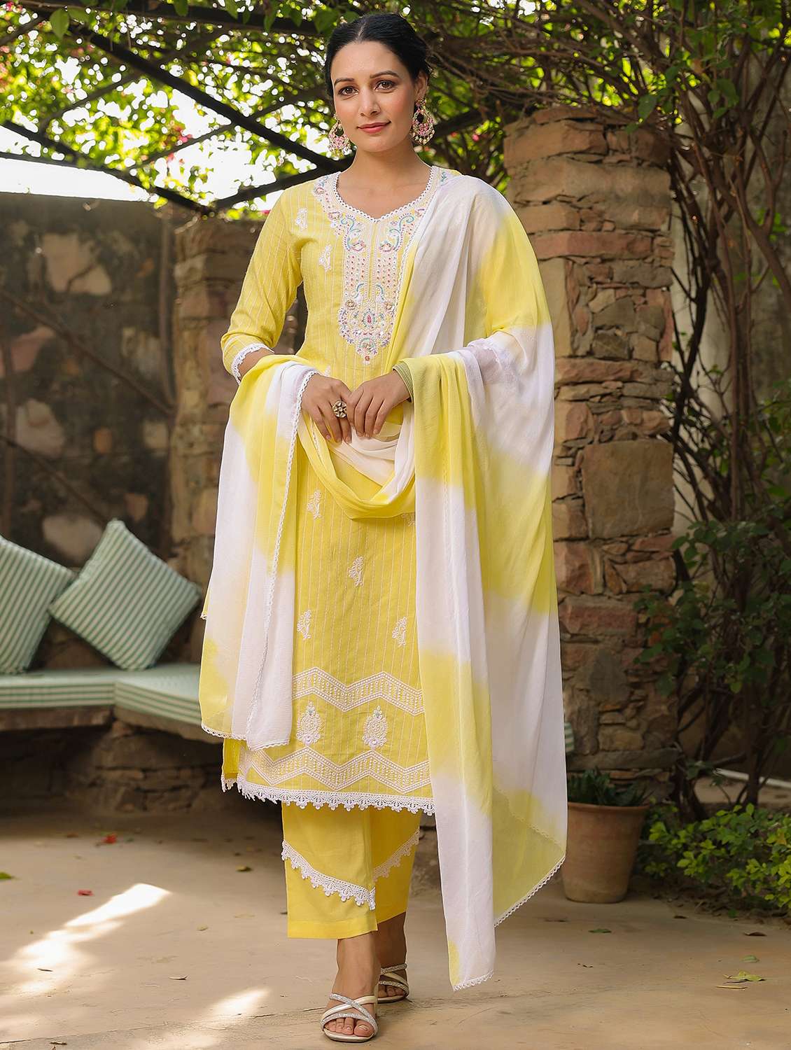 women embroidered three quarter sleeve kurta pant with dupatta set