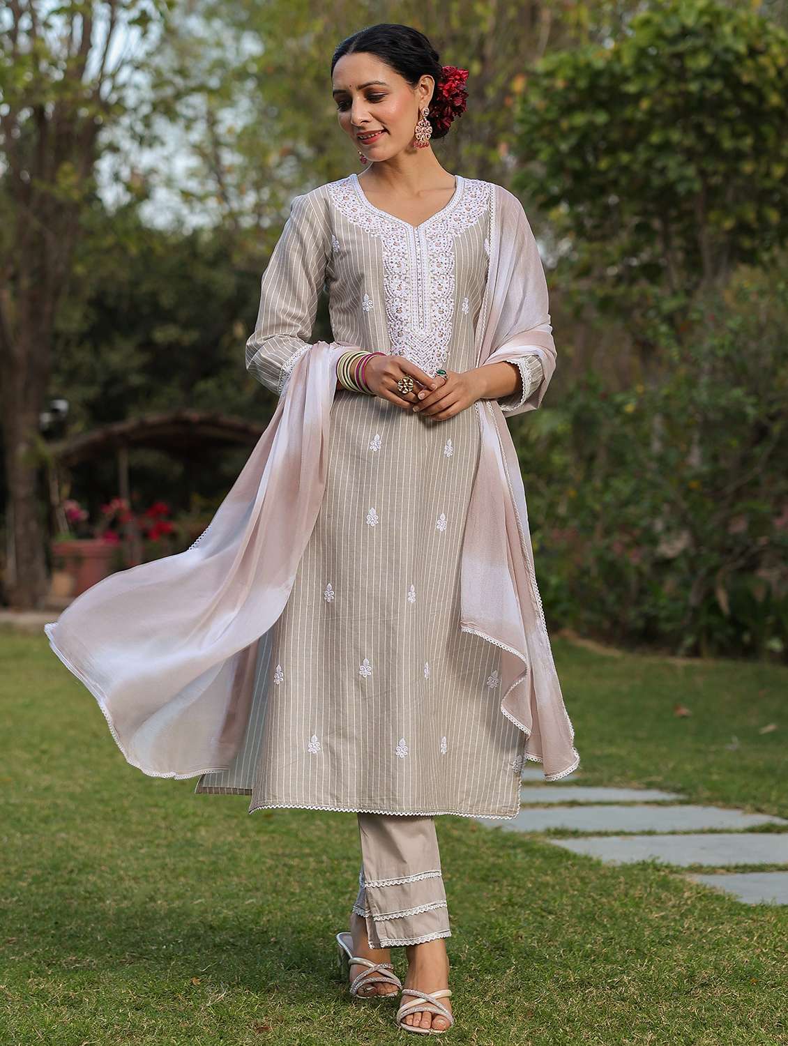 women embroidered three quarter sleeve kurta pant with dupatta set