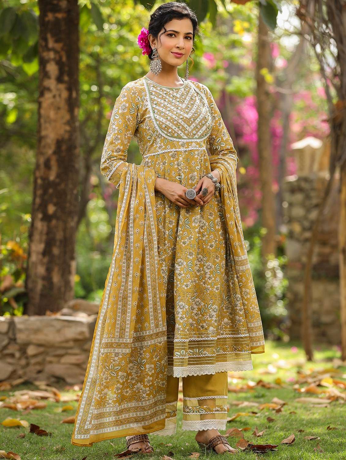 women embroidered three quarter sleeve kurta pant with dupatta set - 22093247 - Standard Image - 4