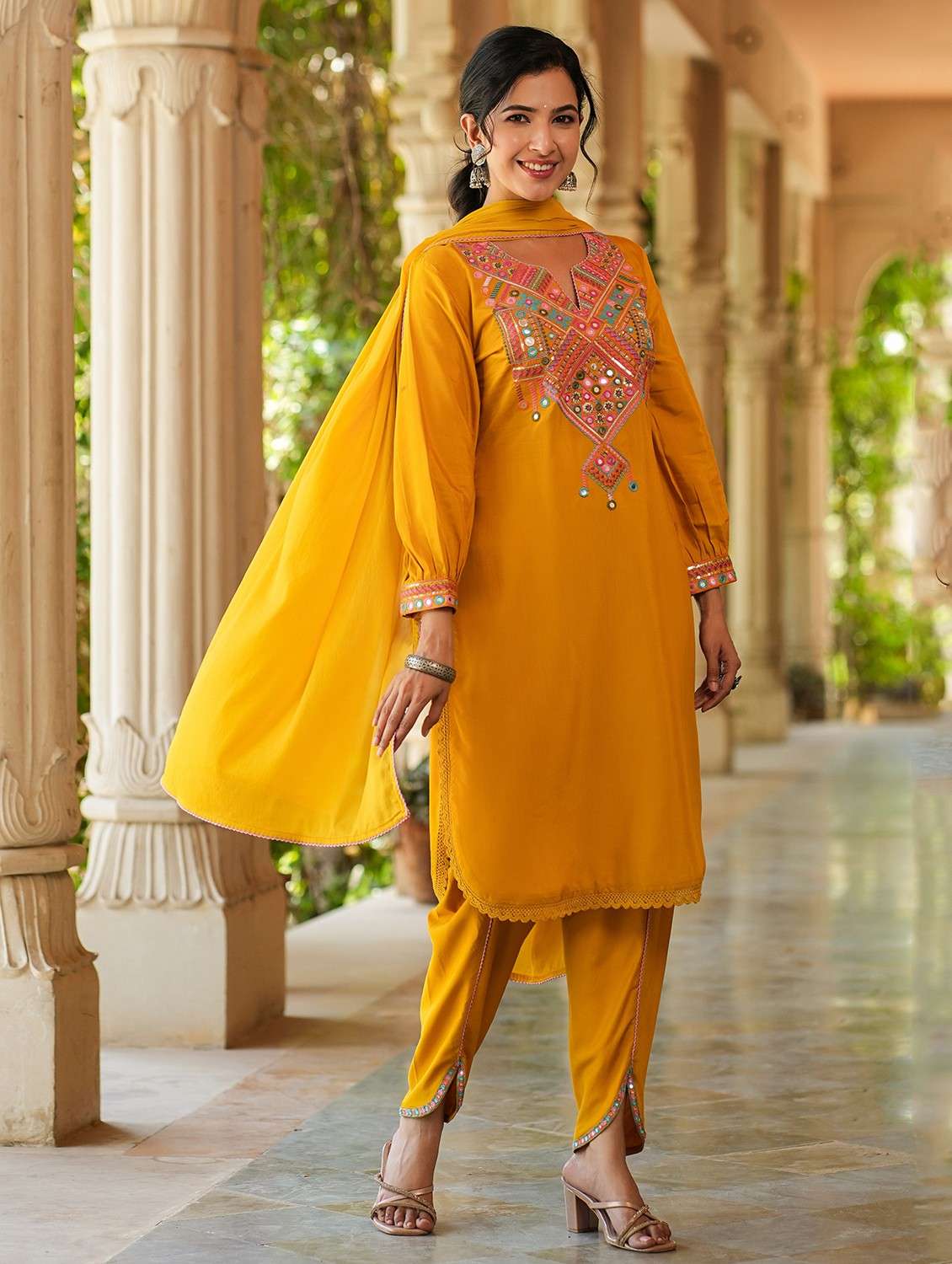women embroidered long sleeve kurta pant with dupatta set - 22093251 - Standard Image - 4