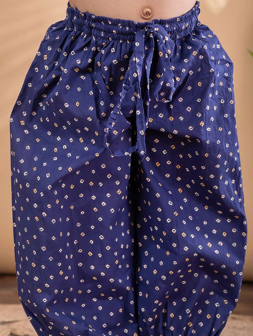 girls printed sleeveless kurta and salwar set  - 22093338 -  Standard Image - 4