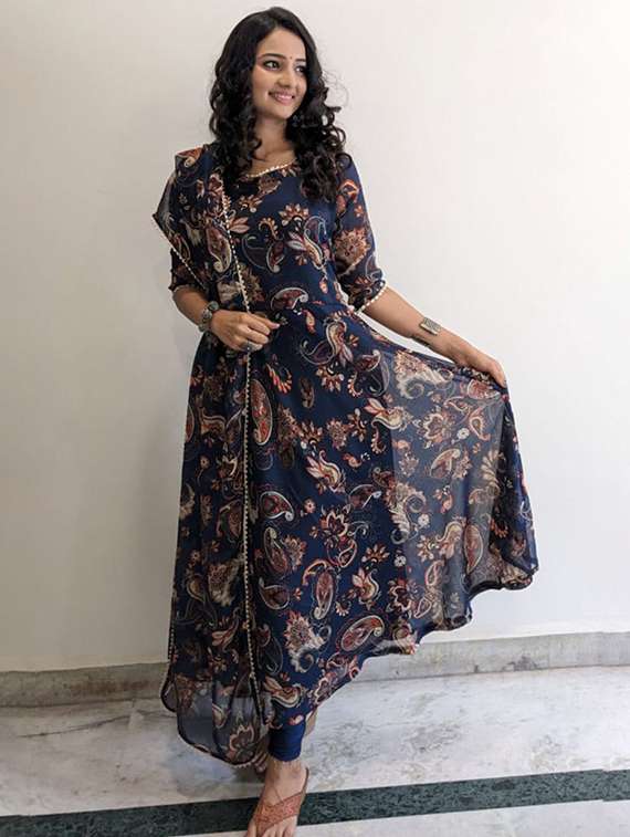 women paisley three quarter sleeve kurta dupatta set - 22093354 -  Standard Image - 1