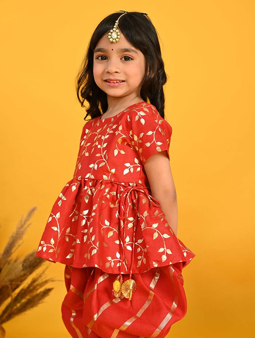 girls foil print kurta and dhoti set - 22093390 - Standard Image - 4
