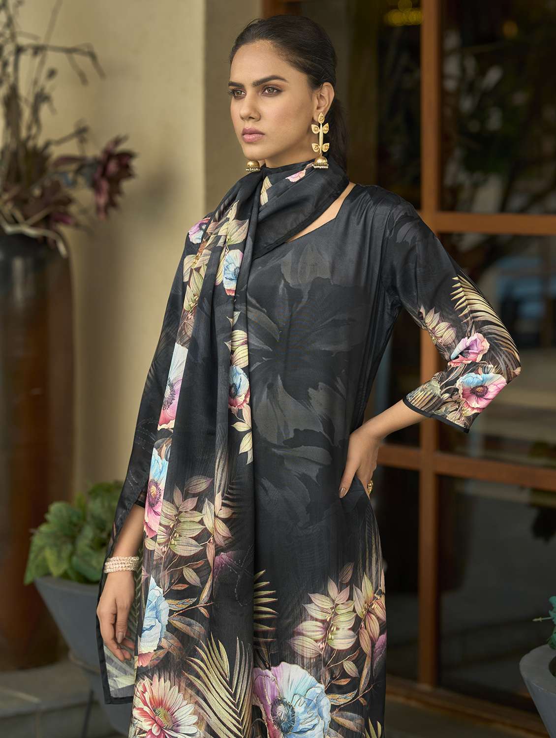 women floral three quarter sleeve kurta pant with dupatta set - 22093579 - Standard Image - 4