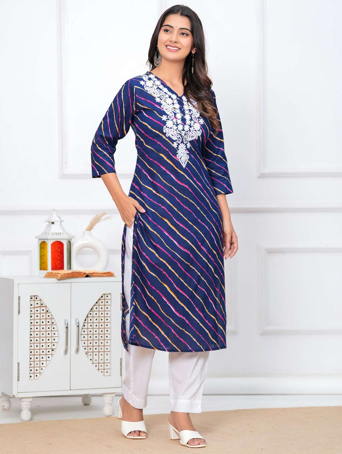 women leheriya three quarter sleeve straight kurta - 22094120 -  Standard Image - 1