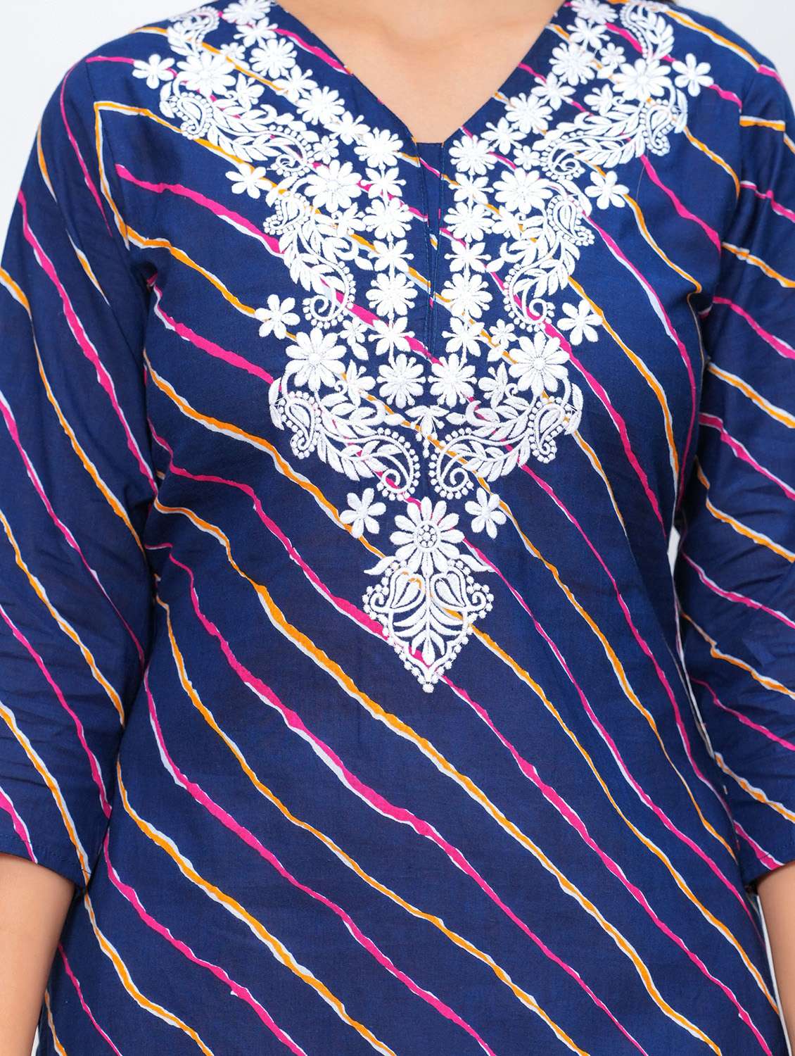 women leheriya three quarter sleeve straight kurta - 22094120 -  Standard Image - 4