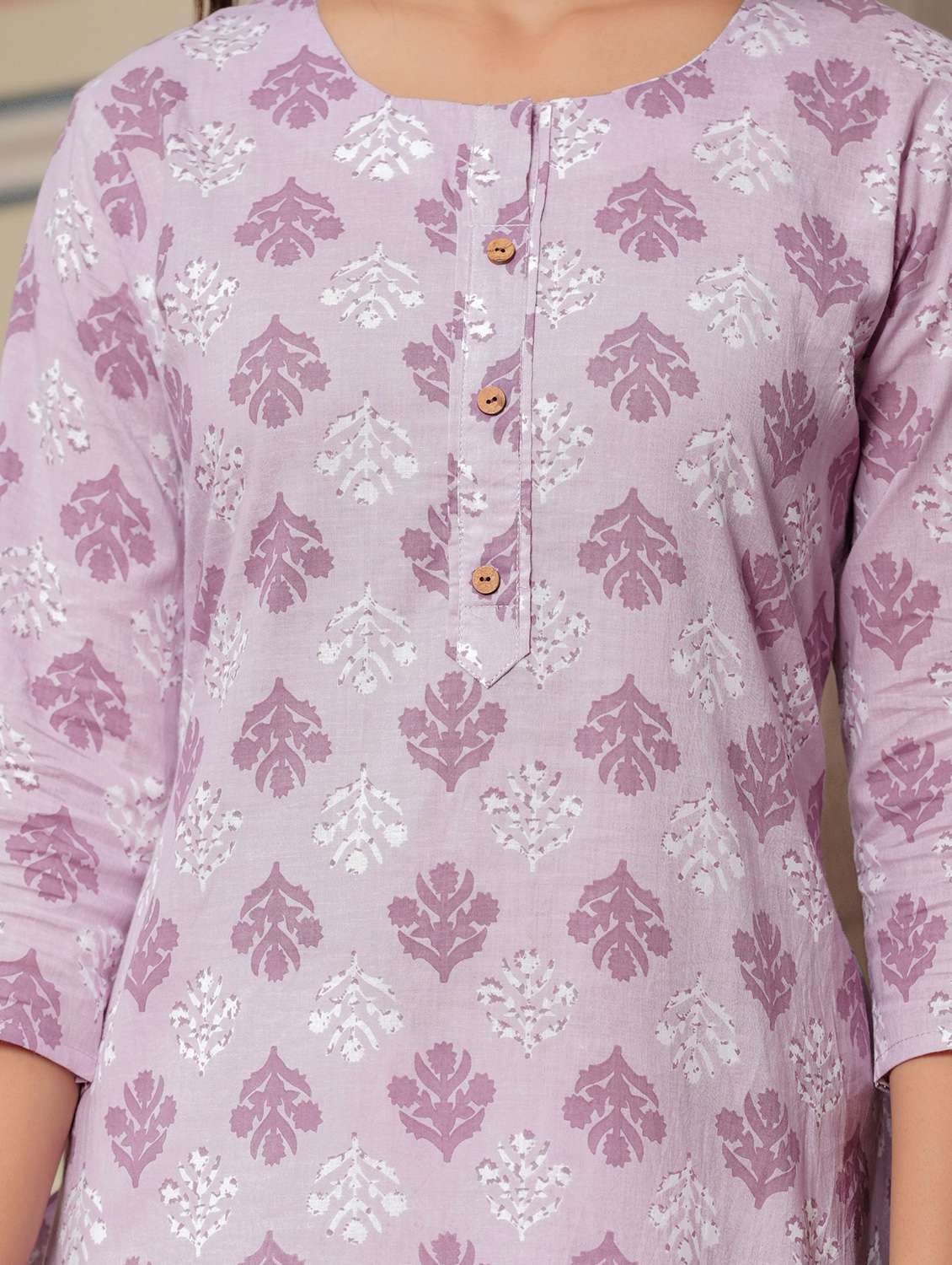 Women Printed Three Quarter Sleeve Straight Kurta - 22094139 -  Standard Image - 4