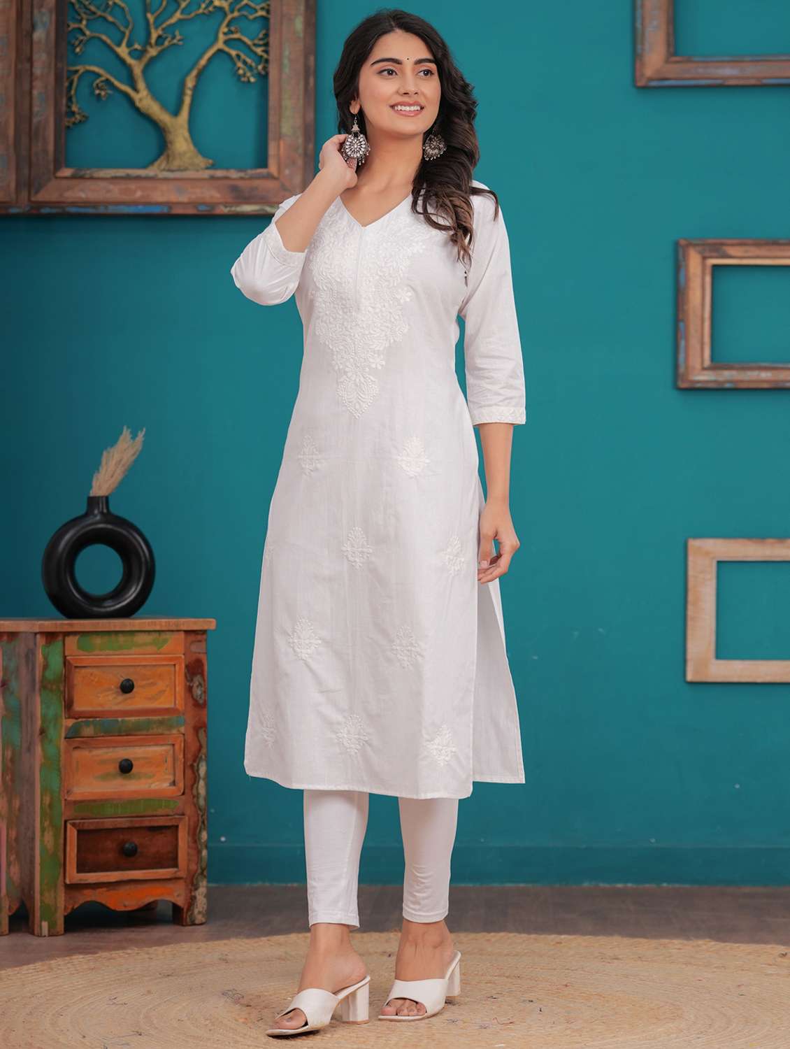 women solid with work three quarter sleeve straight kurta - 22094140 -  Standard Image - 4