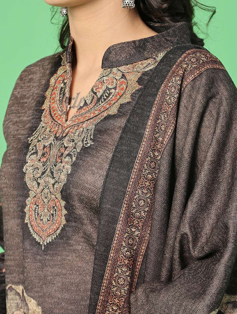 women printed woolen kurta and pant with dupatta set - 22094388 -  Standard Image - 4