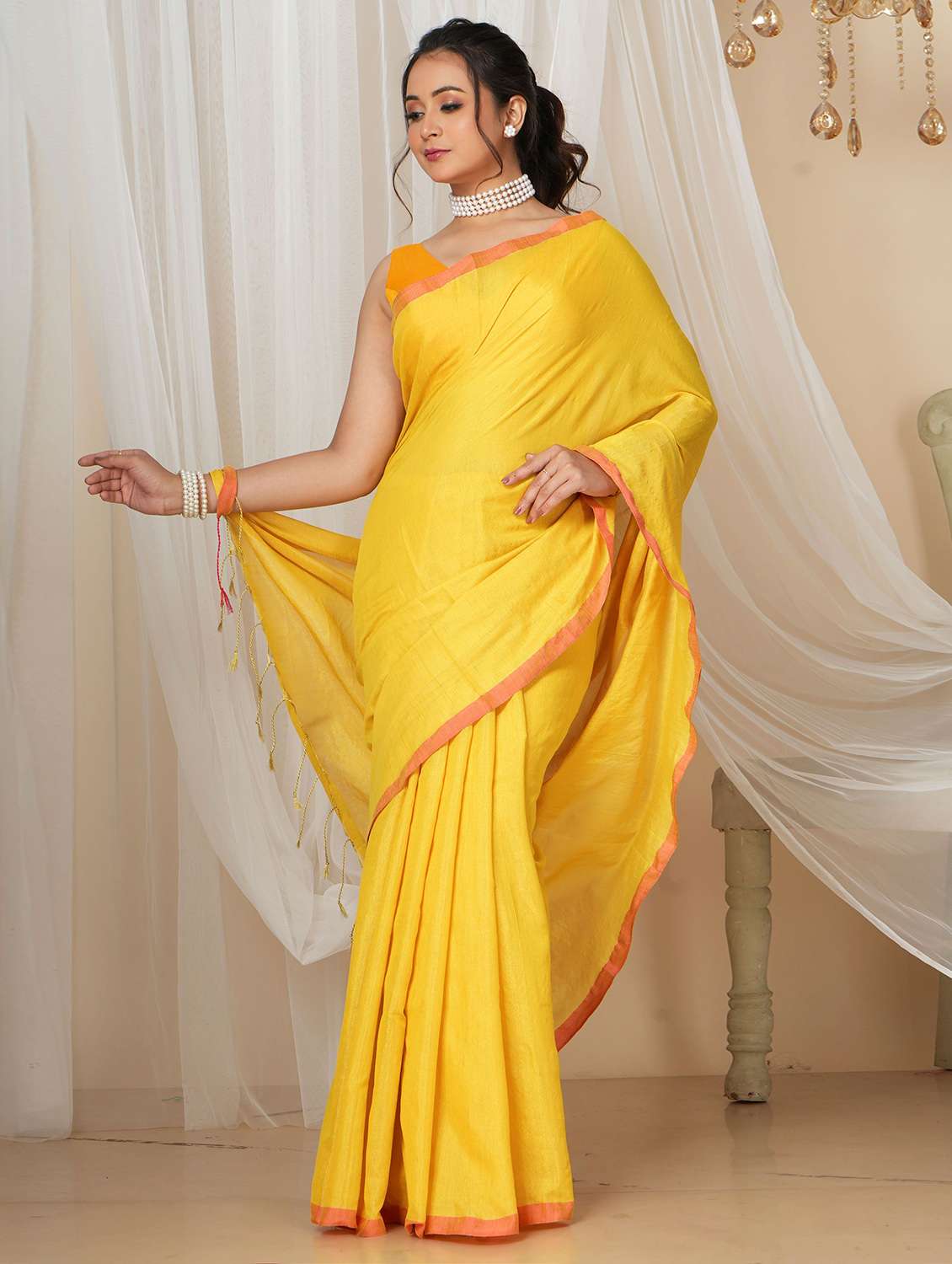 women solid handloom saree with blouse
