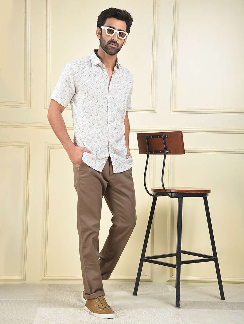 men solid mid rise flat front chinos trouser - 22102114 -  Standard Image - 4