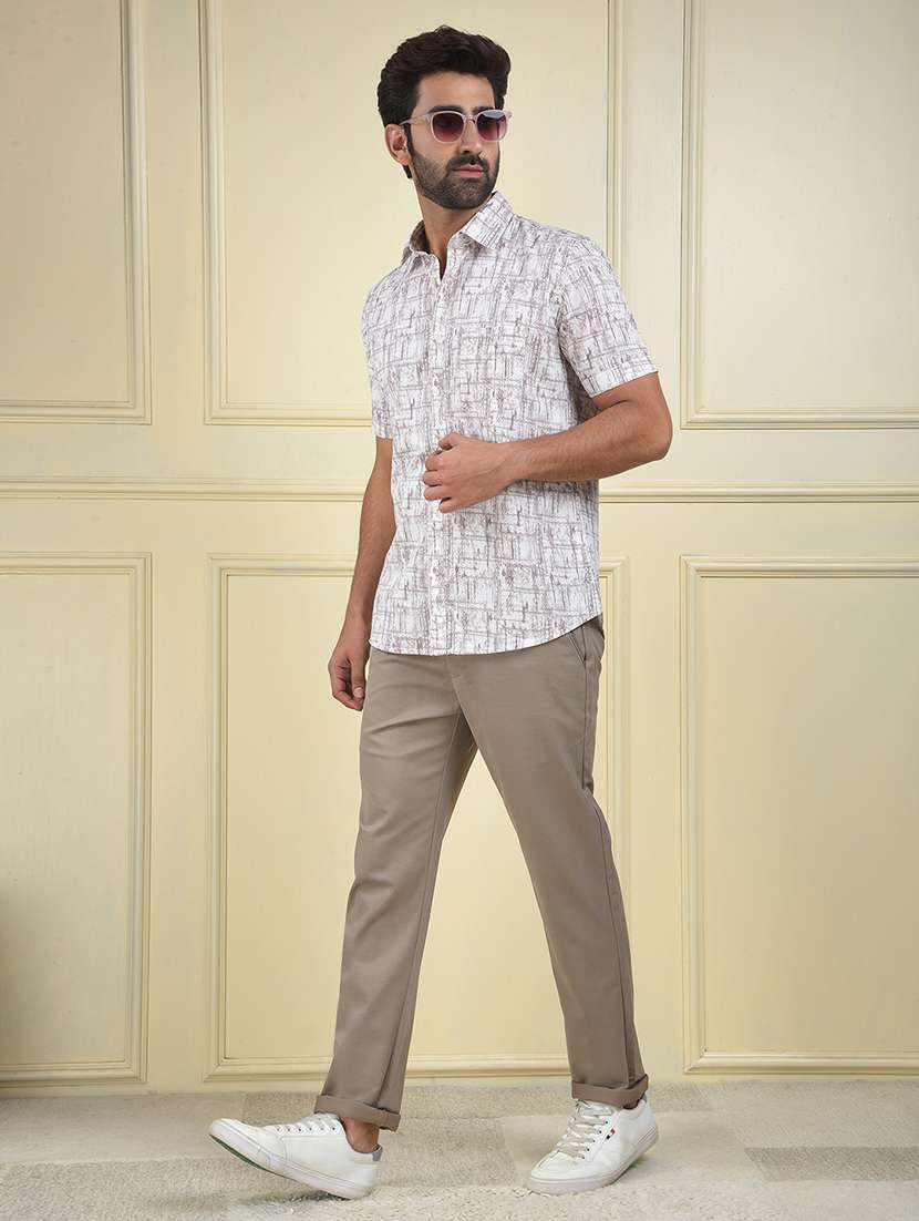 men solid mid rise flat front chinos trouser - 22102117 -  Standard Image - 4