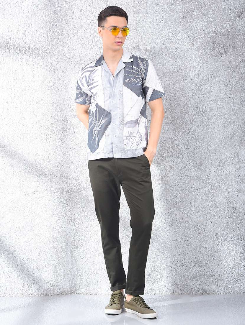 men solid mid rise flat front chinos trouser - 22102123 -  Standard Image - 4