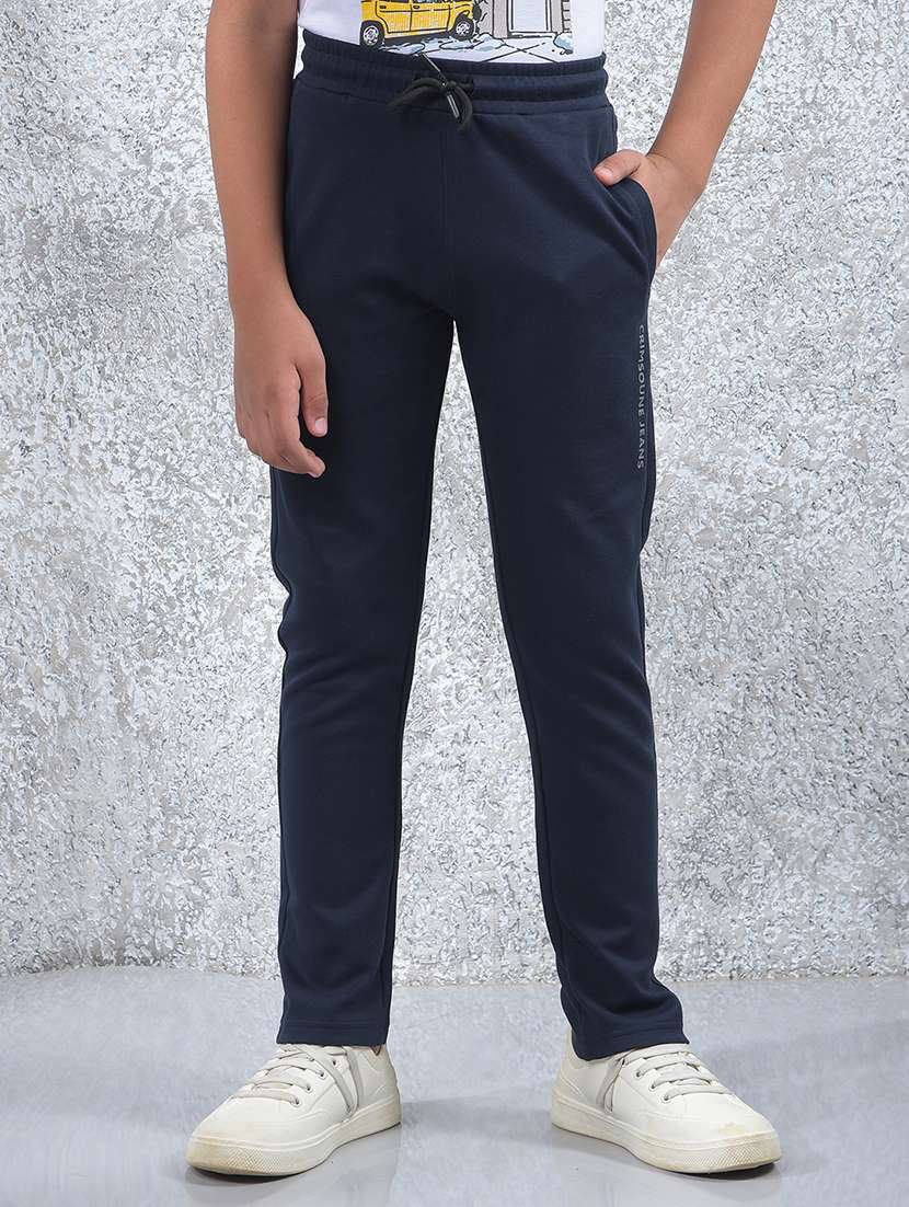 boys solid mid rise track pant