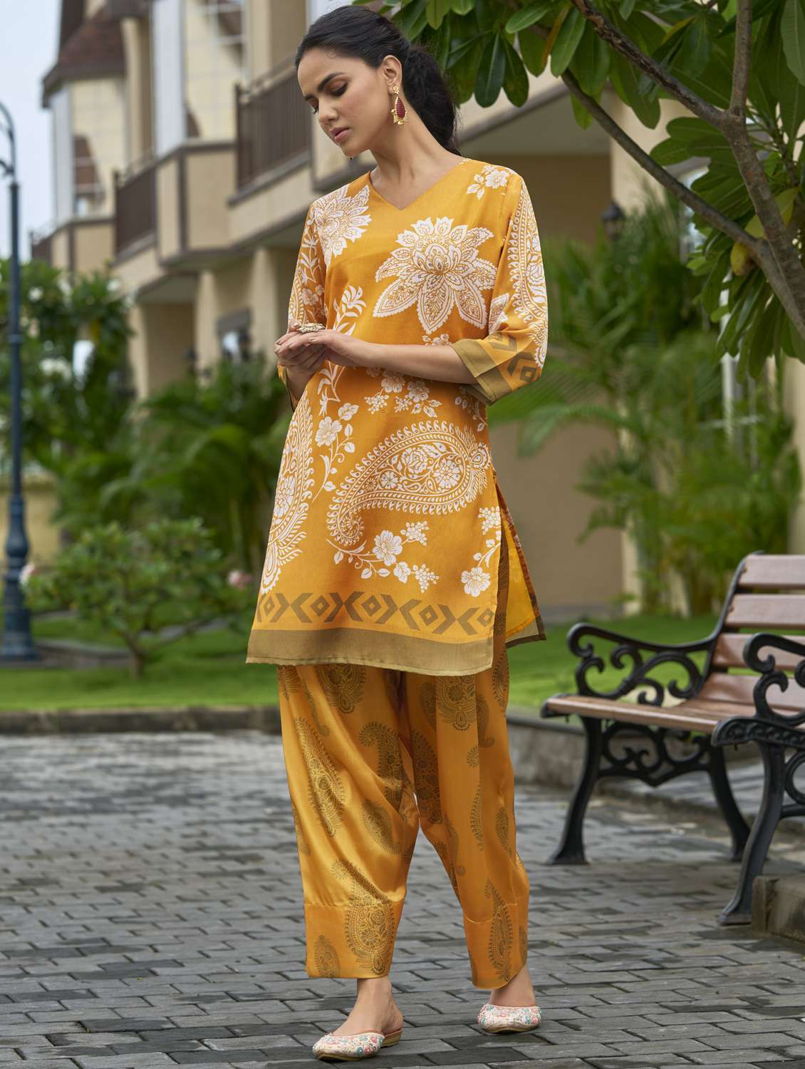 women printed three quarter sleeve ethnic co-ord set - 22103962 -  Standard Image - 1