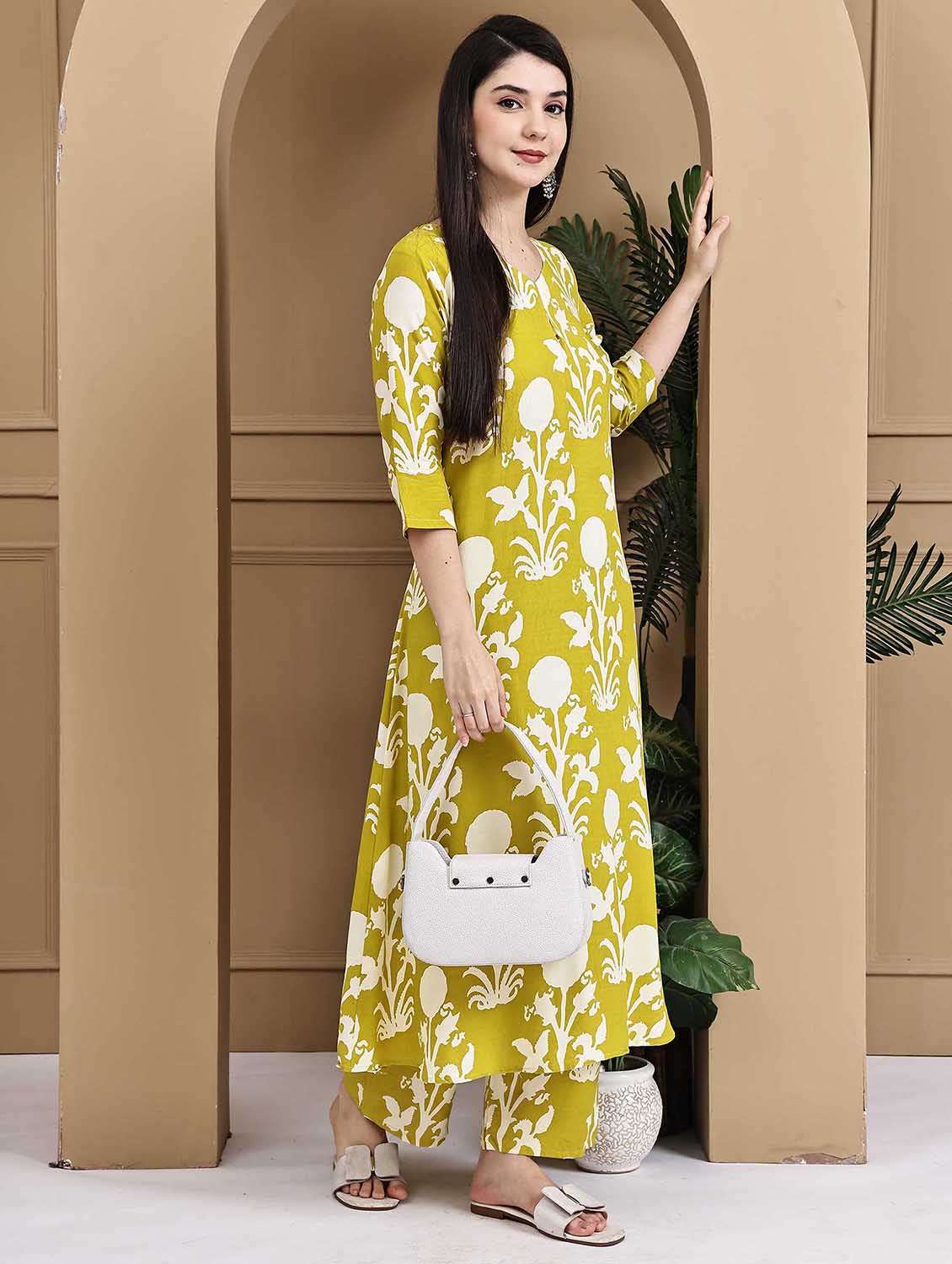 women printed three quarter sleeve kurta pant set - 22105875 -  Standard Image - 1